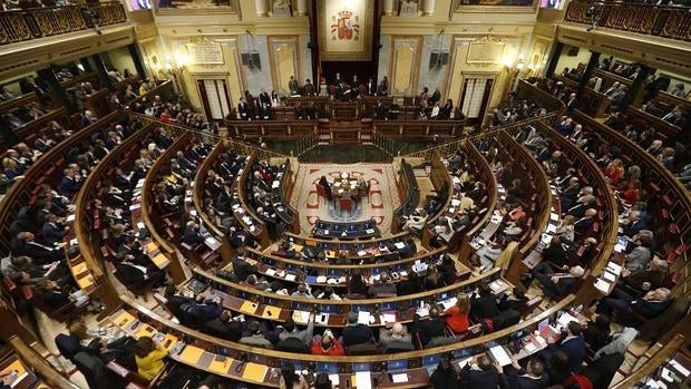 El «préstamo» de diputados, una práctica pendiente de regular