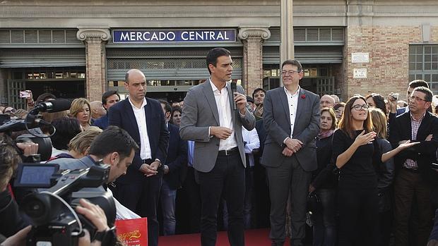 Imagen de archivo del alcalde de Alicante junto a Pedro Sánchez y Ximo Puig