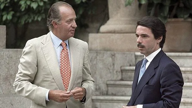 El Rey Don Juan Carlos y José María Aznar, fotografiados en 1996