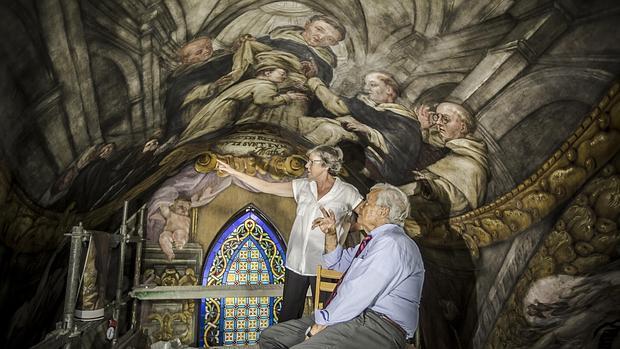 .Imagen del restaurador de la Capilla Sixtina, Gianluigi Colalucci, en una visita a las obras