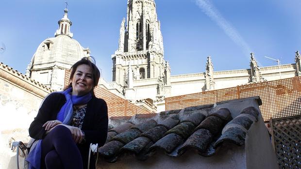 Asunción Díaz, en la terraza de su casa, en el Casco Histórico