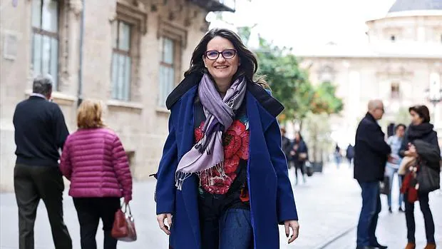 Mónica Oltra, frente al Palau de la Generalitat
