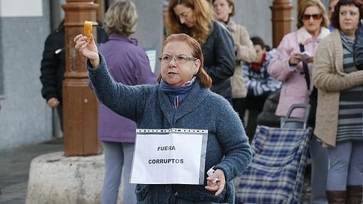 Protesta de vecinos tras los escándalos en Valdemoro