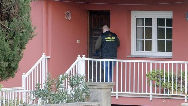 Los agentes recogieron pruebas en la casa el pasado fin de semana