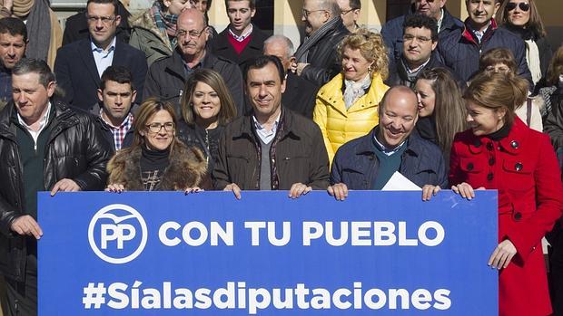 Martínez-Maillo, con la presidenta de la Diputación de Zamora y otros compañeros de partido