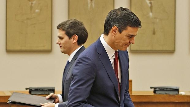 Albert Rivera y Pedro Sánchez, durante la firma del acuerdo la pasada semana