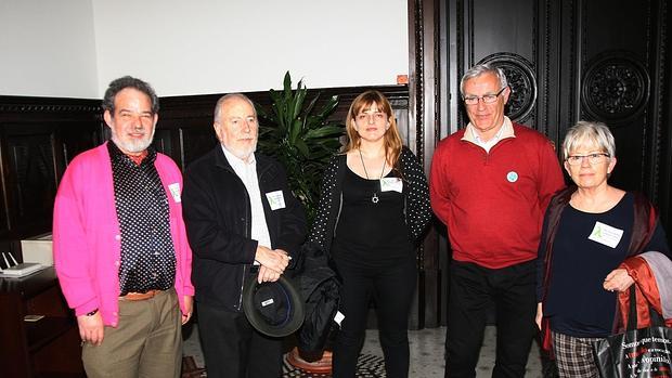 Imagen de Ribó junto a representantes de con representantes de Valencia Laica