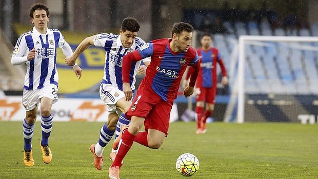 El Levante empata ante la Real en un duelo intenso