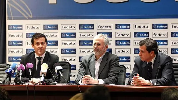 Carlos Velázquez, Raúl Mata y Manuel Madruga durante la presentación del proyecto