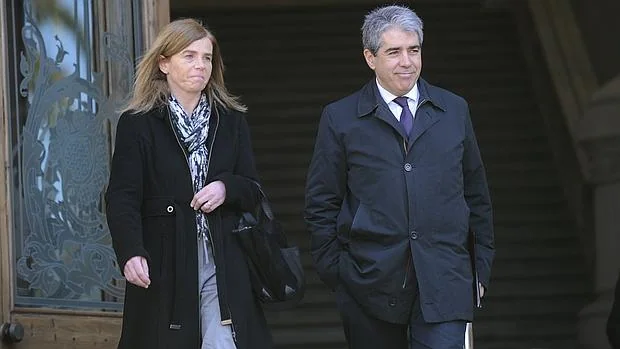 Francesc Homs sale de declarar en el juzgado de Barcelona que instruye la querella por el 9-N