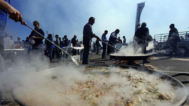 Imagen del concurso de paellas celebrado este viernes en Valencia