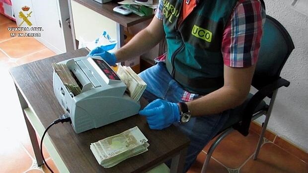 La Guardia Civil española ha desarticulado una red que blanqueaba dinero procedente del narcotráfico