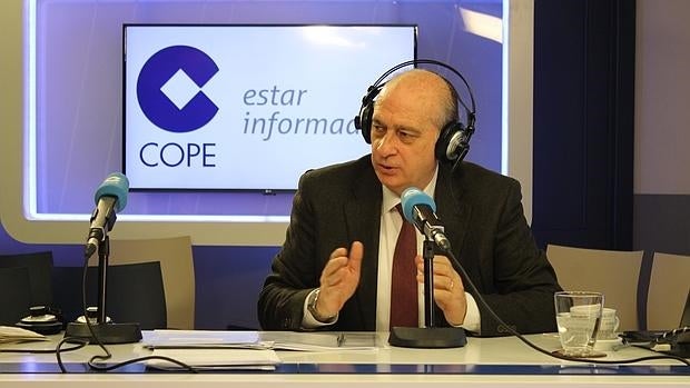 Fernández Díaz recuerda en COPE que el Ejecutivo  «está limitado» y no tiene funciones legislativas