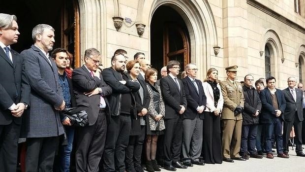 Minuto de silencio en la UB por las 13 víctimas del accidente de Freginals