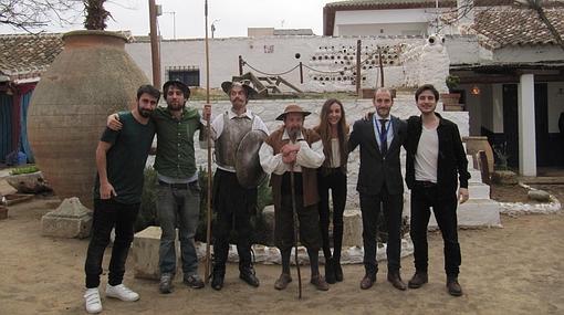 Componentes de Vitela Teatro con los poetas participantes