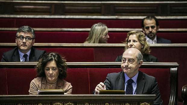 Imagen de los concejales del PP imputados en sus escaños del Ayuntamiento de Valencia