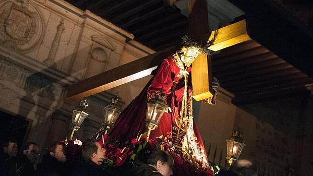 El Cristo Redentor, saliendo del convento