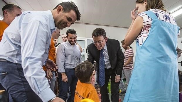 Ximo Puig y Vicent Marzà en la inauguración del colegio Cremona, en septiembre