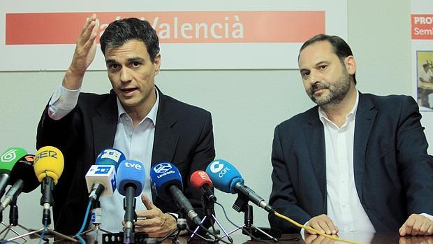 Pedro Sánchez y José Luis Ábalos, en una imagen de archivo