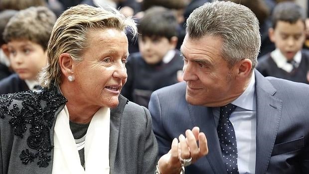 La presidenta del Grupo Eulen, María José Álvarez, junto con el presidente de la Fele, Javier Cepedano