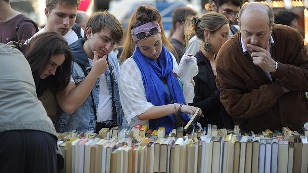 La fiesta de Sant Jordi marca la temperatura de las ventas de la temporada