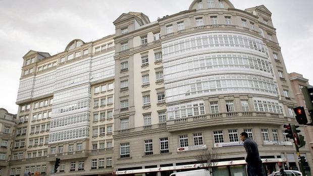 Fachada del edificio Conde de Fenosa en La Coruña