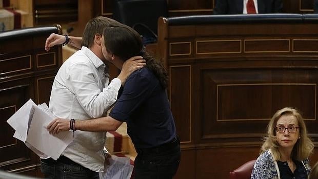 Nuevo lío en Podemos: Iglesias y Domènech se reparten el tiempo y dejan sin turno a En Marea