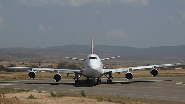 El aeródromo turolense se dedica al mantenimiento y reciclaje industrial de aeronaves