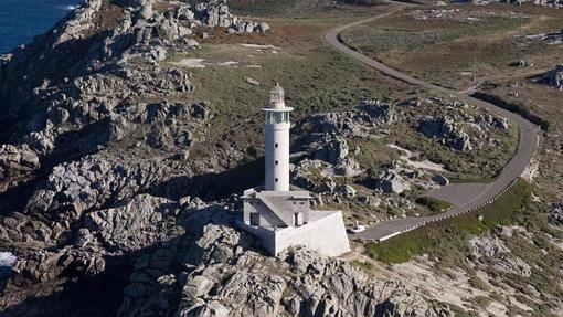 Vista aérea del Faro de Punta Nariga en Barizo, Malpica de Bergantiños