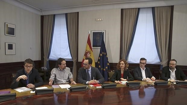 Podemos, PSOE y Ciudadanos, en la reunión del jueves en el Congreso