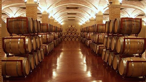 Sala de barricas de Bodegas Martínez Sáez