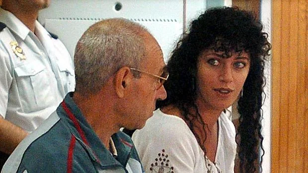 Imagen de archivo, tomada en Madrid el 19 de julio de 2004, de los etarras Idoia López Riaño, alias «Tigresa», y Santiago Arrospide Sarasola, «Santi Potros»