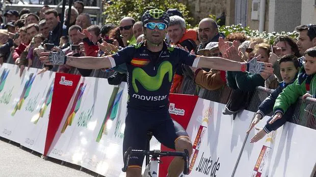 Alejandro Valverde se impone en la línea de meta en Fermoselle (Zamora), en la segunda etapa de la Vuelta a Castilla y León