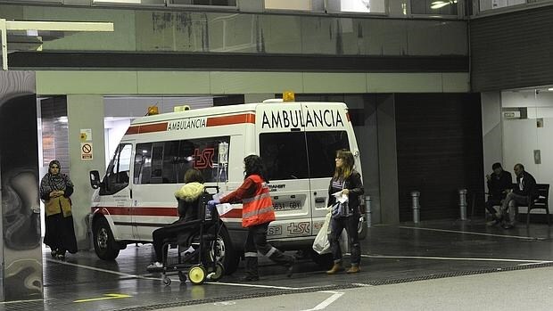 Una técnica sanitaria realiza sola un servicio nocturno en la zona de Barcelona