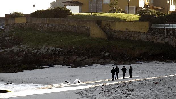 El cadáver del buceador ha sido encontrado en la orilla de la playa de Fuchiños