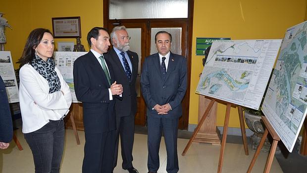 Miguel Antolín con el alcalde de Talavera y el delegado del Gobierno