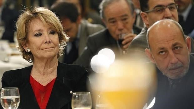 La portavoz del PP en el Ayuntamiento de Madrid, Esperanza Aguirre, en un desayuno informativo