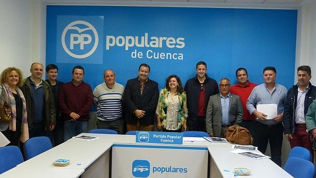 El PP apoya a los alcaldes y concejales afectados por la sentencia de TS sobre la pesca de carpas y truchas