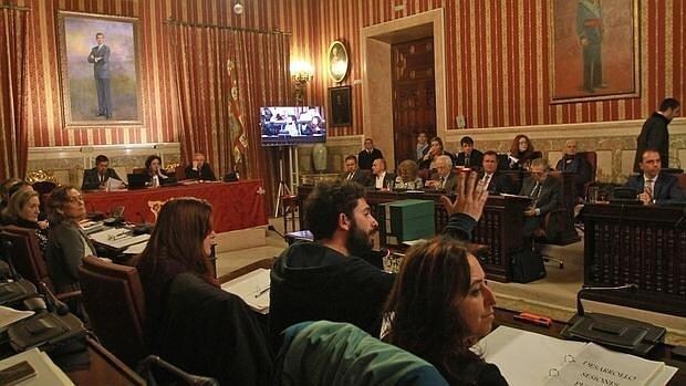 PSOE, IU y Participa Sevilla apoyaron la «procesión de la vagina»