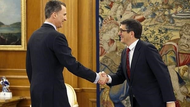 El Rey cerrará la ronda de la última oportunidad con Rajoy a las cinco y media del martes