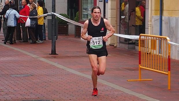 David Magán, primer corredor popular en la media maratón de Madrid