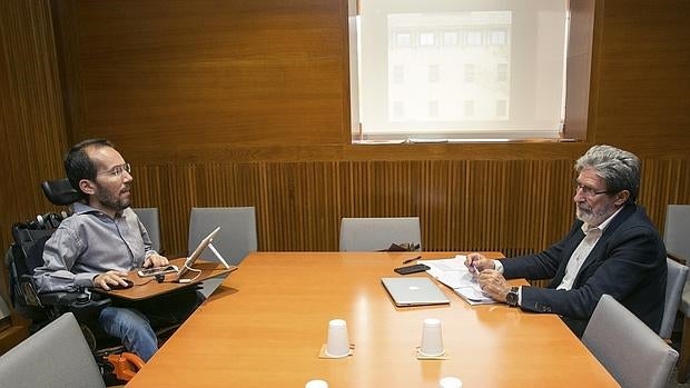 Podemos e IU plantean la semana próxima como fecha límite para cerrar su acuerdo