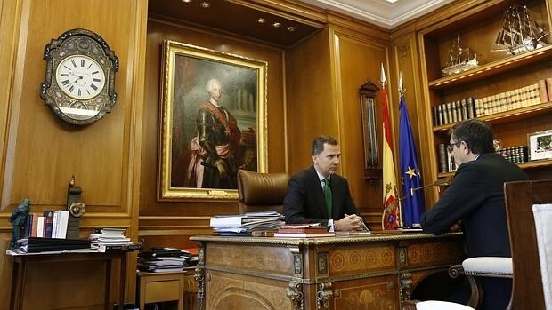Don Felipe, en su despacho con el presidente del Congreso de los Diputados, Patxi López