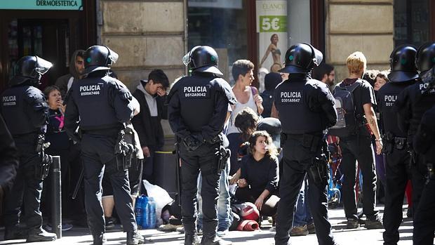 Antidisturbios, esta mañana en la calle Avinyó