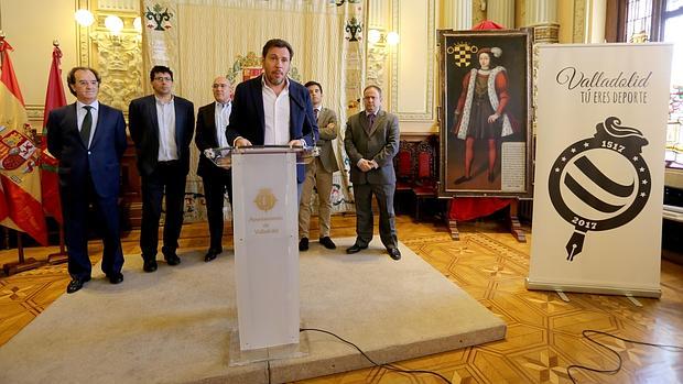 El alcalde de Valladolid, Óscar Puente, durante la presentación de «Valladolid, tú eres deporte»