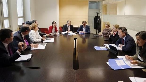 Primera Junta de Portavoces para constituir la comisión de investigación sobre la gestión del PP