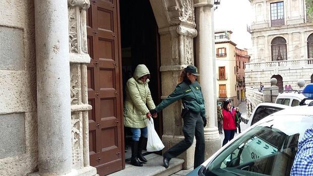 La acusada, a la salida de la Audiencia de Toledo tras quedar el juicio visto para sentencia