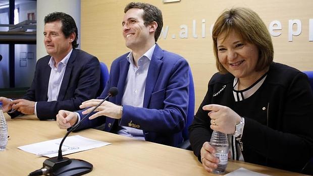 Císcar, Casado y Bonig, en la reunión del Comité de Campaña en Alicante.