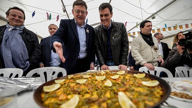 Imagen de la visita de Sánchez a Valencia durante las pasadas Fallas