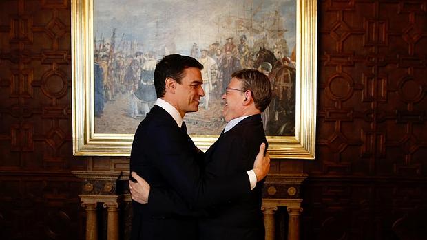 Ximo Puig y Pedro Sánchez escenifican su reconciliación ante las elecciones